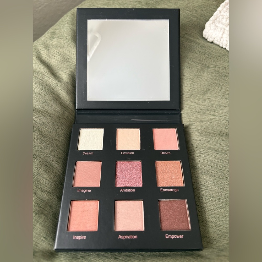Dreams So Big Eyeshadow Palette by Realher